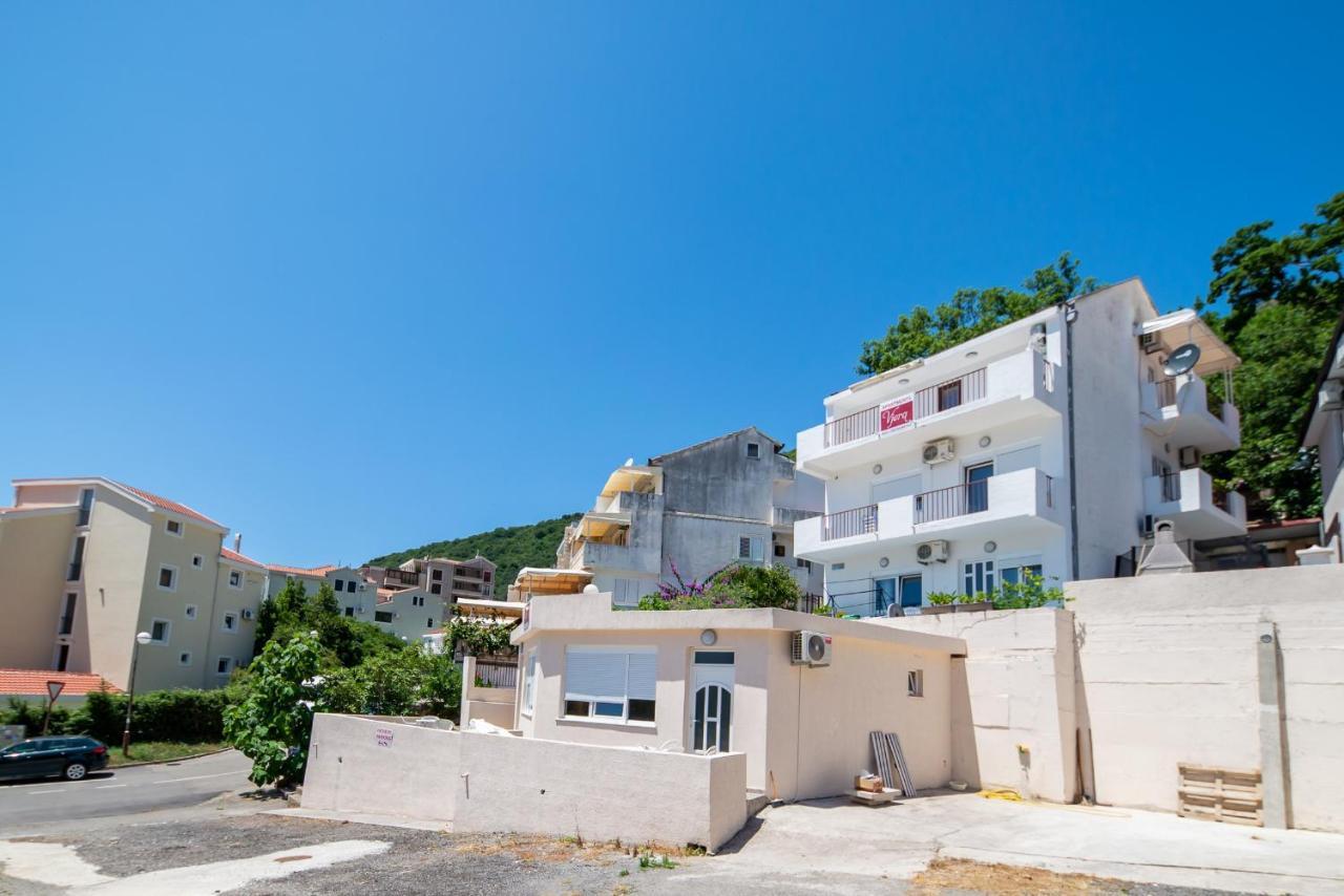 Apartments Vjera Petrovac מראה חיצוני תמונה